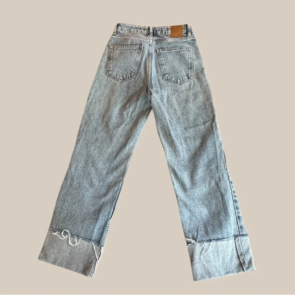Zara Light Blue Straight Leg Women’s Jeans with Embellished Left Pocket - Picture 2 of 2